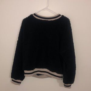 AE Oversize Contrast fuzzy sweater